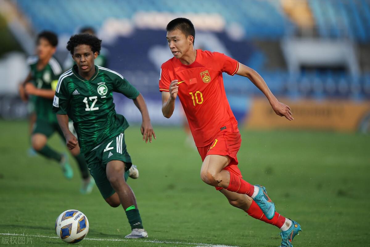 为什么像王钰栋这样具有巨大潜力的年轻球员，却被国家队忽视？(5)