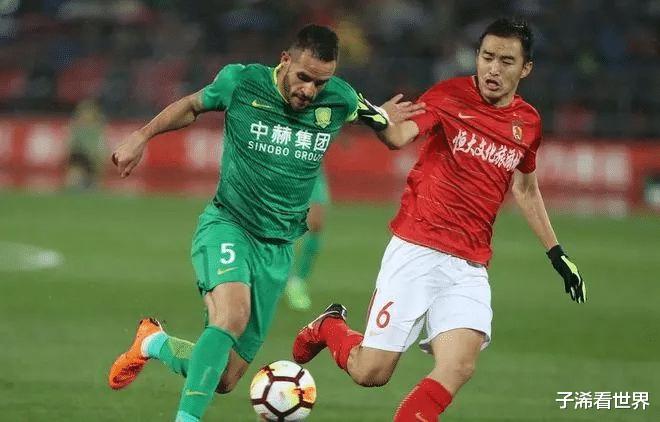 凌晨3点！上海媒体曝出争议猛料：中国足球成大笑话，里皮很意外(3)