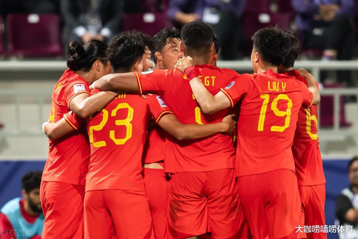 3-2！中国队终于赢了，龙年首胜，击败德国球队+3人破门+疯狂庆祝(1)
