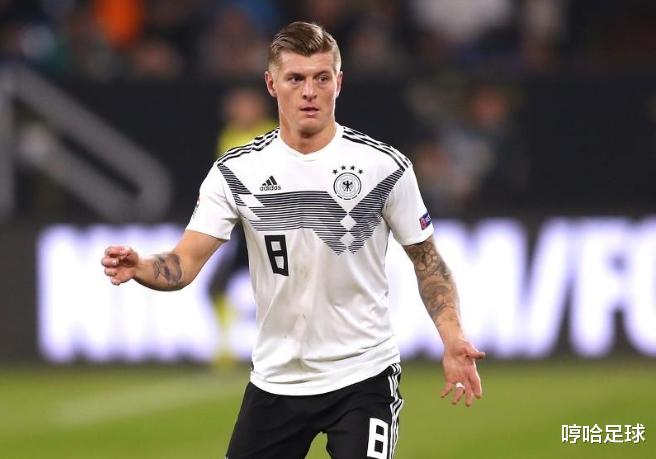 德国队2-0挖到宝！29岁铁腰闪耀全场：6号位华丽升级，激活克罗斯(3)