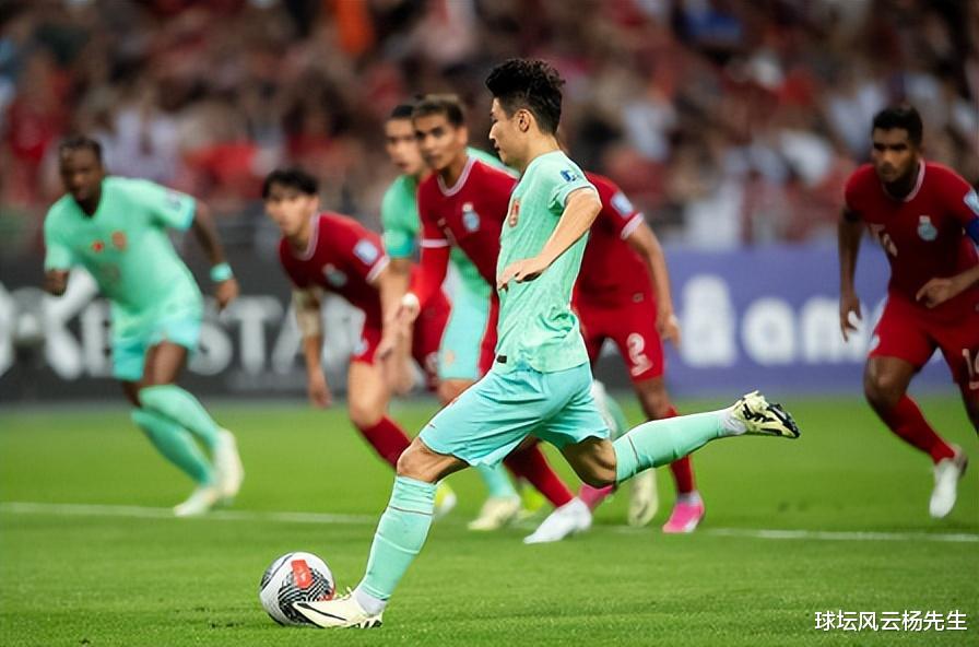 35场18球！武磊对决新加坡，中国队这次能否再创奇迹？(3)