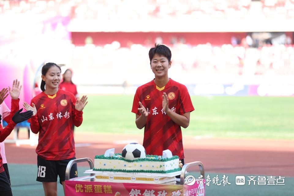 11732人！枣庄主场首战创中国足协女超联赛观众上座率新高(8)