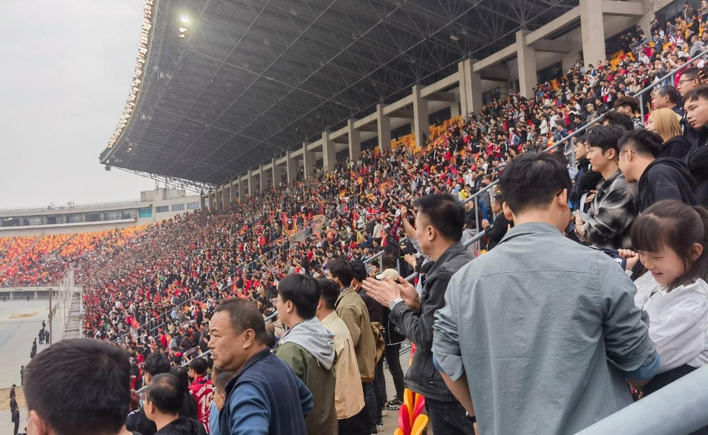 中乙积分榜：广州豹、陕西联合分别领跑，湖南湘涛1-0赛季首胜(8)